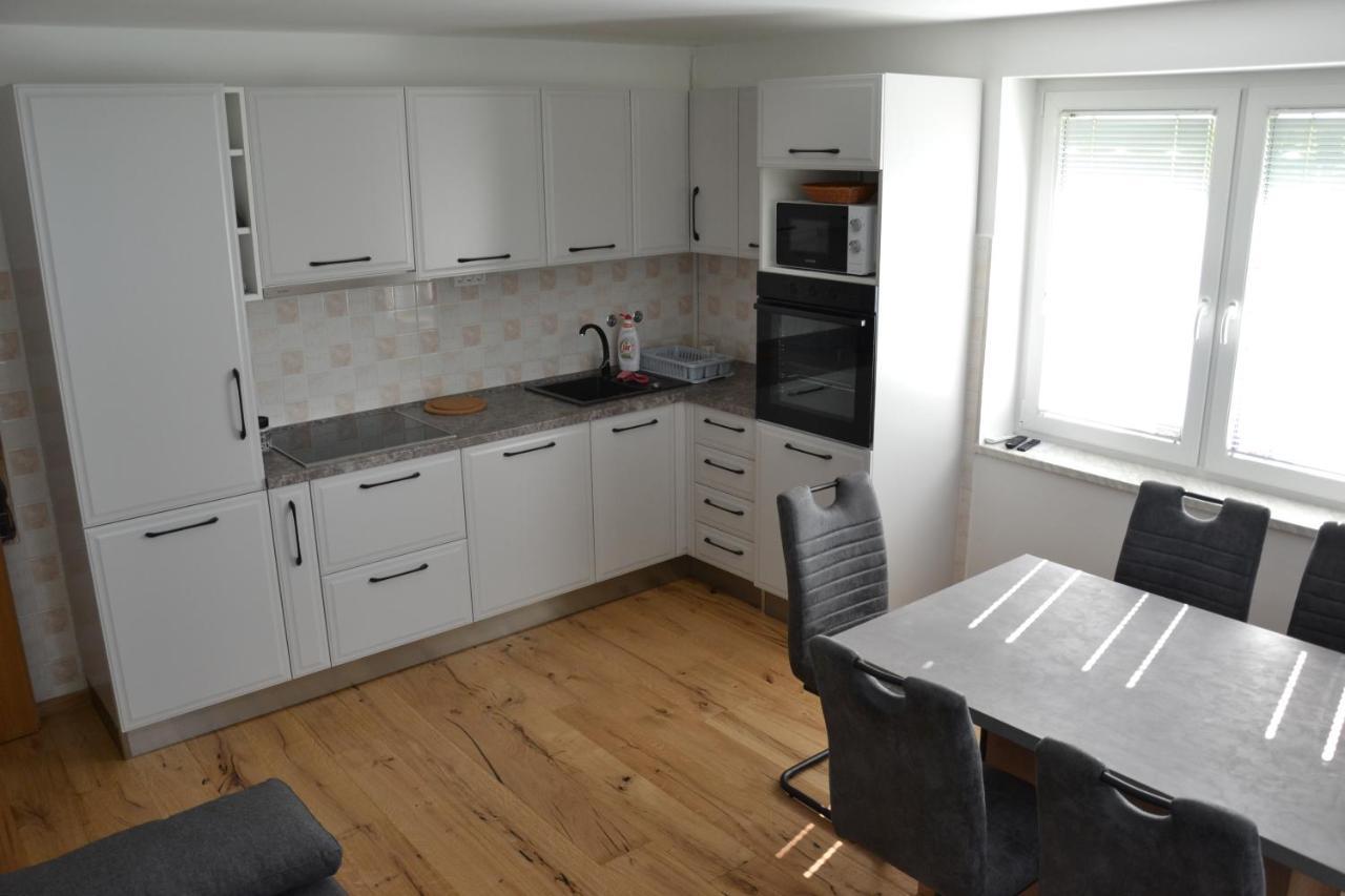 Apartma Ob Potoku Luče Eksteriør bilde
